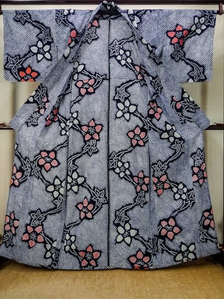 Photo2: P0617B Vintage Japanese kimono Indigo Blue YUKATA summer(made in Japan) for women / Cotton. Flower (Grade C) (2)