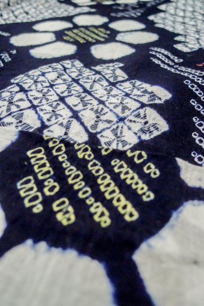 Photo10: P0617C Vintage Japanese kimono Indigo Blue YUKATA summer(made in Japan) for women / Cotton. Flower (Grade C) (10)