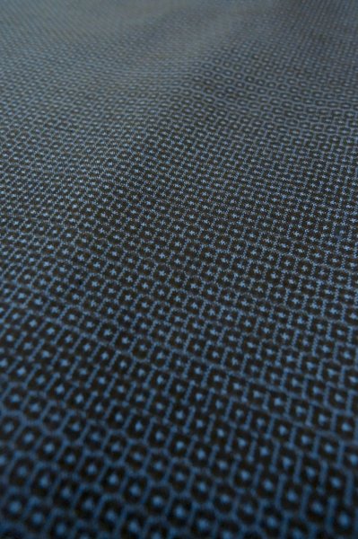 Photo8: P0708D Vintage Japanese kimono Indigo Blue OSHIMA-TSUMUGI for men / Silk. Tortoise-shell pattern(Hexagonal pattern) (Grade B) (8)