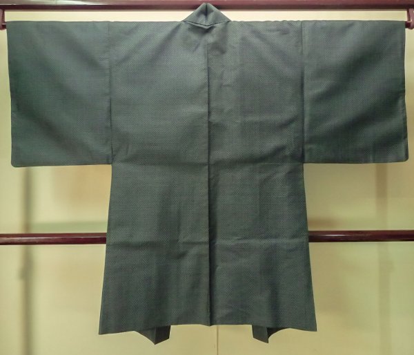 Photo1: P0708H Vintage Japanese kimono Dark Indigo Blue Men's Haori for men / Silk. Geometrical pattern (Grade C) (1)