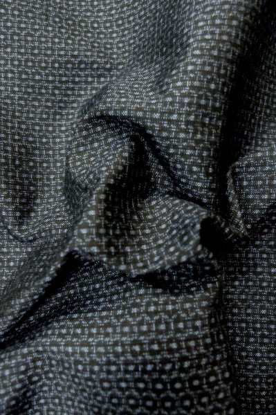 Photo8: P0708N Vintage Japanese kimono Dark Navy Blue OSHIMA-TSUMUGI for men / Silk. Tortoise-shell pattern(Hexagonal pattern) (Grade B) (8)