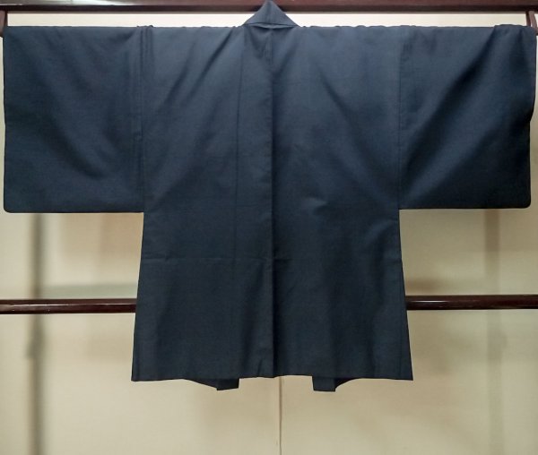 Photo2: P0708R Vintage Japanese kimono Dark Navy Blue Men's Haori for men / Silk. (Grade B) (2)