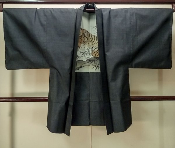 Photo1: Mint P0708S Vintage Japanese kimono Dark Navy Blue OSHIMA-TSUMUGI for men / Silk. Tortoise-shell pattern(Hexagonal pattern) (Grade A) (1)