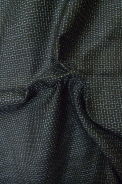 Photo12: Mint P0708S Vintage Japanese kimono Dark Navy Blue OSHIMA-TSUMUGI for men / Silk. Tortoise-shell pattern(Hexagonal pattern) (Grade A) (12)