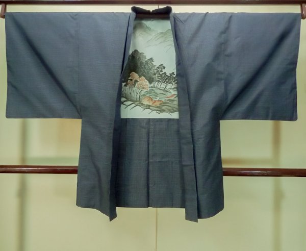 Photo1: Mint P0708Y Vintage Japanese kimono Dark Navy Blue OSHIMA-TSUMUGI for men / Silk. Geometrical pattern, Vertical Ikat(rare) (Grade A) (1)