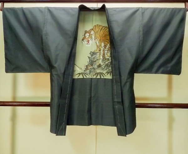 Photo1: Mint P0709A Vintage Japanese kimono Dark Navy Blue OSHIMA-TSUMUGI for men / Silk. Tortoise-shell pattern(Hexagonal pattern) (Grade A+) (1)