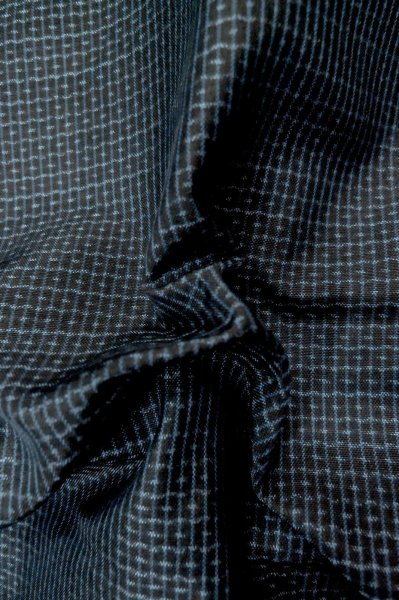 Photo10: Mint P0709B Vintage Japanese kimono Dark Navy Blue OSHIMA-TSUMUGI for men / Silk. Geometrical pattern (Grade A+) (10)