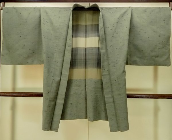 Photo1: P0709C Vintage Japanese kimono Dark Greenish Gray Men's Haori for men / Silk. (Grade A) (1)