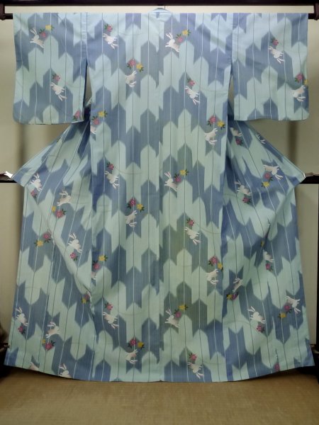 Photo2: P0722B Used Japanese kimono Light Blue YUKATA summer(made in Other than Japan) for women / Cotton. Flower, Rabbit, allow feather pattern (Grade D) (2)