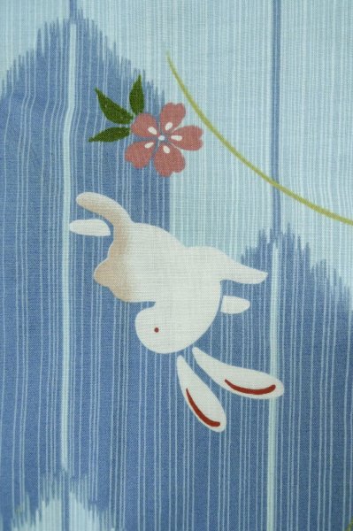 Photo6: P0722B Used Japanese kimono Light Blue YUKATA summer(made in Other than Japan) for women / Cotton. Flower, Rabbit, allow feather pattern (Grade D) (6)