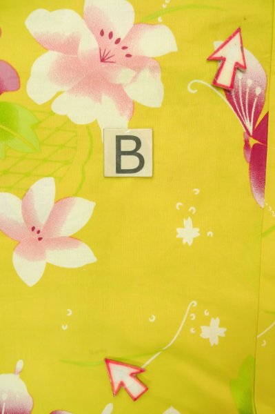 Photo16: P0722C Used Japanese kimono Yellow YUKATA summer(made in Other than Japan) for women / Cotton. Flower (Grade B) (16)