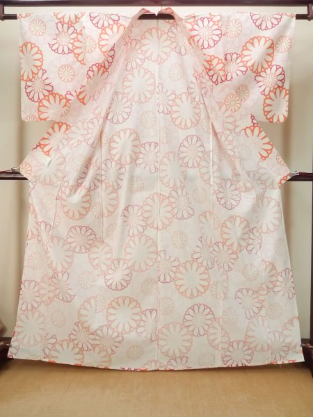 Photo3: P0722D Used Japanese kimono Light Off White YUKATA summer(made in Other than Japan) for women / Cotton. Flower (Grade A) (3)