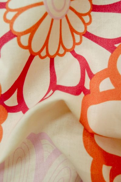 Photo12: P0722D Used Japanese kimono Light Off White YUKATA summer(made in Other than Japan) for women / Cotton. Flower (Grade A) (12)
