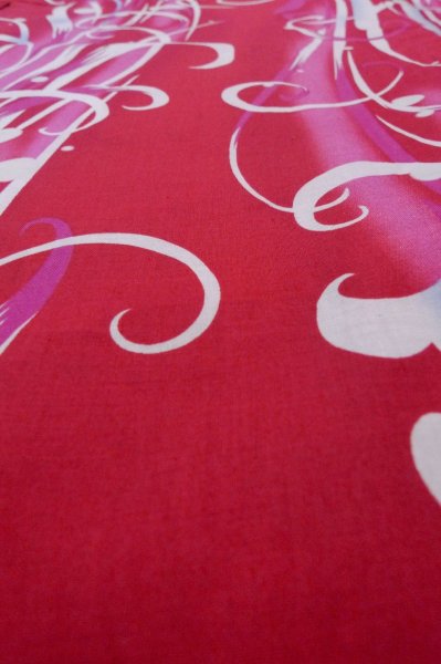 Photo8: P0722E Used Japanese kimono Vivid Red YUKATA summer(made in Other than Japan) for women / Cotton. Abstract pattern (Grade B) (8)