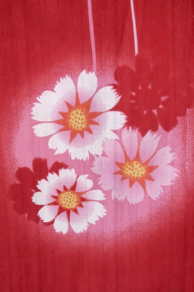 Photo5: P0722G Used Japanese kimono Vivid Red YUKATA summer(made in Other than Japan) for women / Cotton., Cosmos pattern (Grade B) (5)
