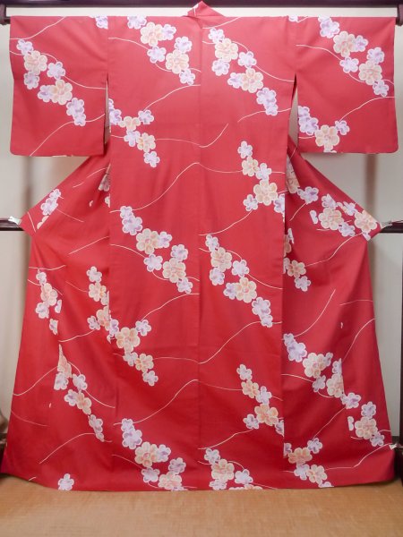 Photo2: P0722H Used Japanese kimono Red YUKATA summer(made in Other than Japan) for women / Cotton. Flower (Grade B) (2)