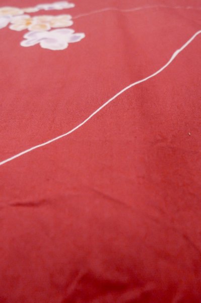 Photo9: P0722H Used Japanese kimono Red YUKATA summer(made in Other than Japan) for women / Cotton. Flower (Grade B) (9)