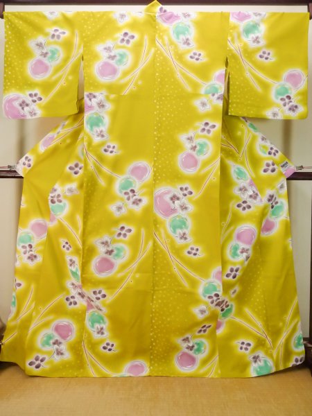 Photo2: P0722I Used Japanese kimono Grayish Yellow YUKATA summer(made in Other than Japan) for women / Cotton. Flower, Soap Bubbles pattern (Grade B) (2)