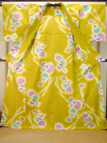 Photo3: P0722I Used Japanese kimono Grayish Yellow YUKATA summer(made in Other than Japan) for women / Cotton. Flower, Soap Bubbles pattern (Grade B) (3)