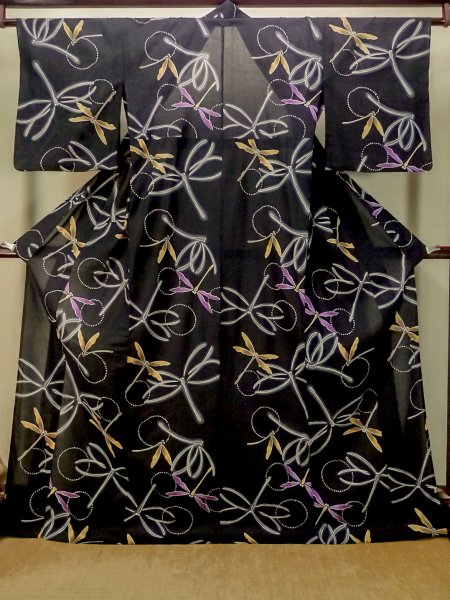 Photo2: P0722K Used Japanese kimono Black YUKATA summer(made in Other than Japan) for women / Cotton. Gradation, Dragonfly pattern (Grade B) (2)