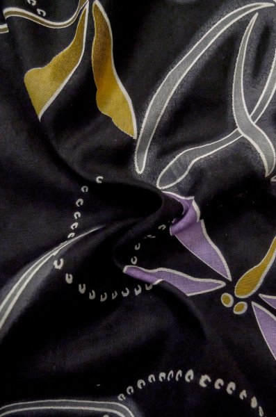 Photo11: P0722K Used Japanese kimono Black YUKATA summer(made in Other than Japan) for women / Cotton. Gradation, Dragonfly pattern (Grade B) (11)