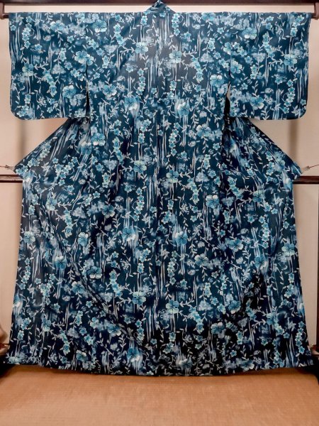 Photo2: P0722L Used Japanese kimono Dark Indigo Blue YUKATA summer(made in Other than Japan) for women / Cotton. Leaf (Grade B) (2)