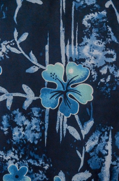 Photo5: P0722L Used Japanese kimono Dark Indigo Blue YUKATA summer(made in Other than Japan) for women / Cotton. Leaf (Grade B) (5)