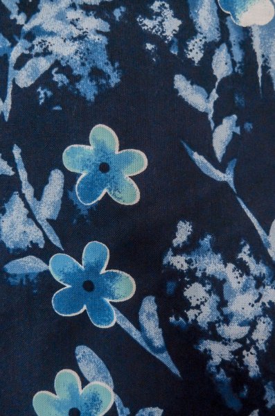Photo7: P0722L Used Japanese kimono Dark Indigo Blue YUKATA summer(made in Other than Japan) for women / Cotton. Leaf (Grade B) (7)