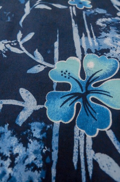 Photo9: P0722L Used Japanese kimono Dark Indigo Blue YUKATA summer(made in Other than Japan) for women / Cotton. Leaf (Grade B) (9)