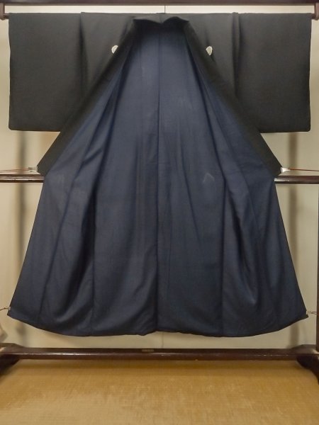 Photo2: P0722Q Vintage Japanese kimono Black MONTSUKI crests for men / Silk. (Grade B) (2)