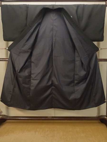 Photo2: P0722T Vintage Japanese kimono Black MONTSUKI crests for men / Silk. (Grade B) (2)