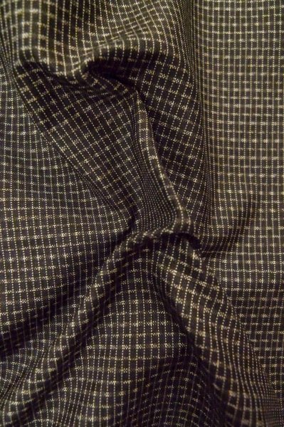 Photo8: P0723B Vintage Japanese kimono Dark Brown OSHIMA-TSUMUGI for men / Silk. Geometrical pattern (Grade C) (8)