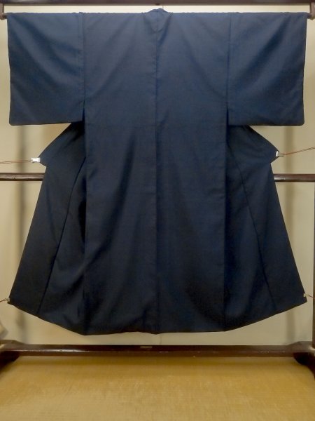 Photo1: P0723D Vintage Japanese kimono Dark Navy Blue TSUMUGI pongee for men / Silk. (Grade A) (1)