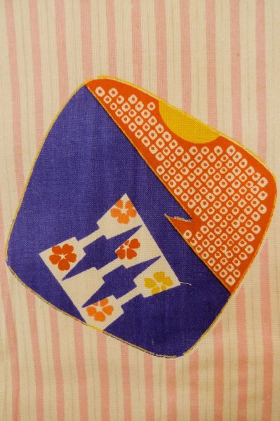 Photo6: P0731R Antique Japanese kimono Pink JUBAN undergarment for women / Silk. SAKURA cherry blossom, Upper body: cotton, Sleeves: silk (Grade D) (6)
