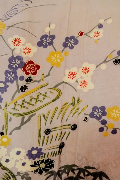 Photo5: P0731S Antique Japanese kimono Pale Grayish Wisteria JUBAN undergarment for women / Silk. Chrysanthemum, Discolored all over. Small holes all over. (Grade D) (5)