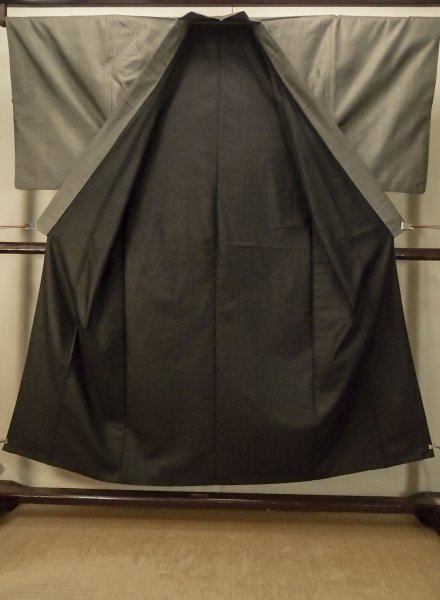 Photo2: P0731T Vintage Japanese kimono Dark Brown Men's Kimono for men / Silk. Dot (Grade C) (2)