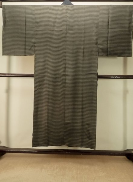 Photo2: P0731U Vintage Japanese kimono Brown Men's Juban for men / Silk. Stripes (Grade B) (2)