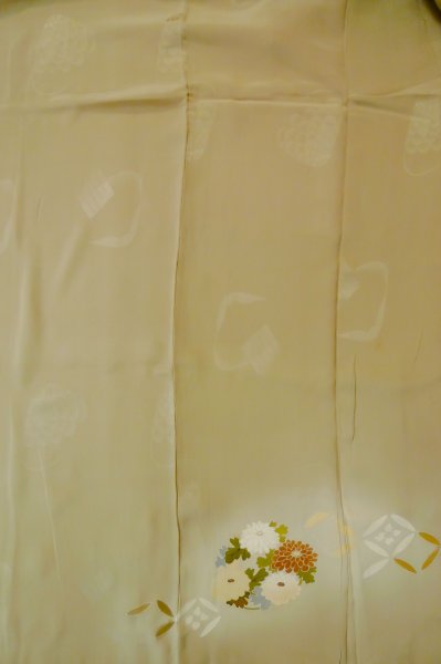 Photo4: P0731V Antique Japanese kimono Pale Brown TOMESODE formal for women / Silk. Peony, Based woven pattern: Shellfish, Letters of  Incense game (Grade B) (4)