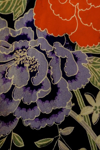 Photo7: P0731X Antique Japanese kimono Black JUBAN undergarment for women / Silk. Flower, Lightweight silk crepe fabric. Discolored all over. (Grade C) (7)