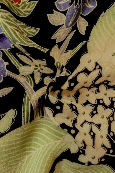 Photo11: P0731X Antique Japanese kimono Black JUBAN undergarment for women / Silk. Flower, Lightweight silk crepe fabric. Discolored all over. (Grade C) (11)