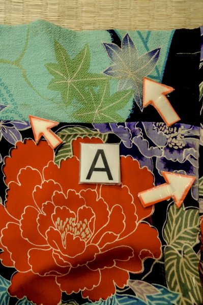 Photo14: P0731X Antique Japanese kimono Black JUBAN undergarment for women / Silk. Flower, Lightweight silk crepe fabric. Discolored all over. (Grade C) (14)