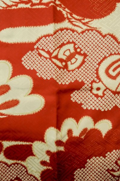 Photo4: P0731Z Antique Japanese kimono Light Ivory JUBAN undergarment for women / Silk. Pine tree/branch/needle (Grade C) (4)
