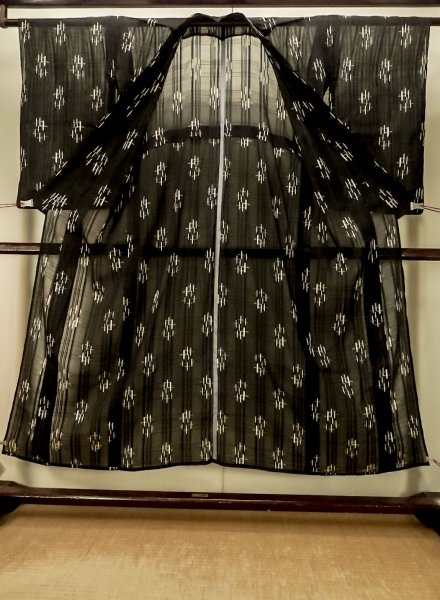 Photo2: P0801C Antique Japanese kimono Black HITOE unlined for women / Silk. Parallel Cross (Grade D) (2)