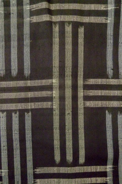 Photo6: Mint P0801E Vintage Japanese kimono Black TSUMUGI pongee for women / Silk. Plaid Checks (Grade A) (6)