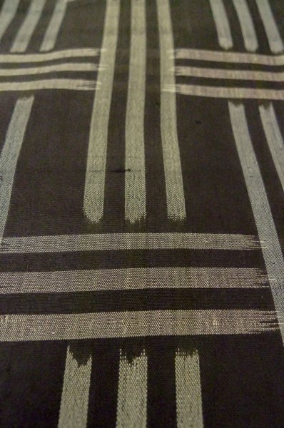 Photo9: Mint P0801E Vintage Japanese kimono Black TSUMUGI pongee for women / Silk. Plaid Checks (Grade A) (9)