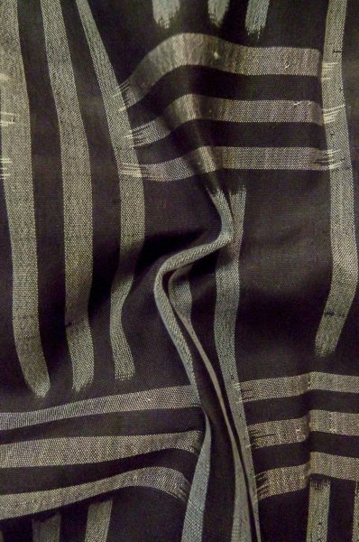 Photo11: Mint P0801E Vintage Japanese kimono Black TSUMUGI pongee for women / Silk. Plaid Checks (Grade A) (11)