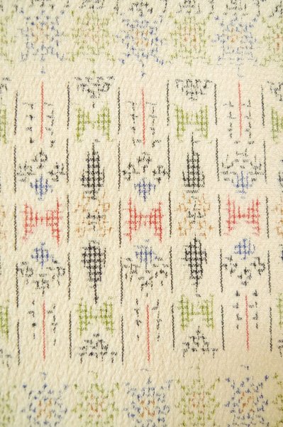 Photo6: P0818B Vintage Japanese kimono Ivory ORI woven for women / Silk. Geometrical pattern (Grade B) (6)