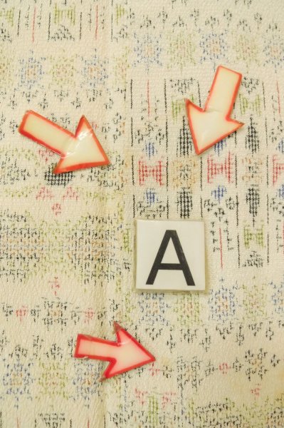 Photo14: P0818B Vintage Japanese kimono Ivory ORI woven for women / Silk. Geometrical pattern (Grade B) (14)