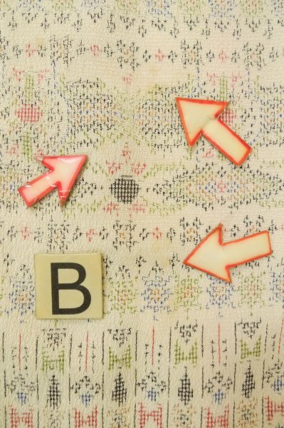 Photo15: P0818B Vintage Japanese kimono Ivory ORI woven for women / Silk. Geometrical pattern (Grade B) (15)