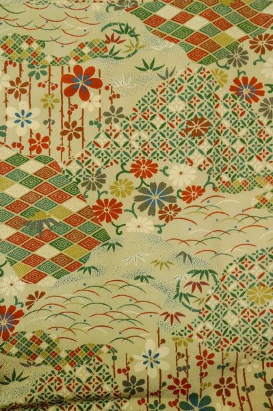 Photo4: Mint P0818F Vintage Japanese kimono Grayish Beige KOMON dyed for women / Silk. Flower (Grade A) (4)